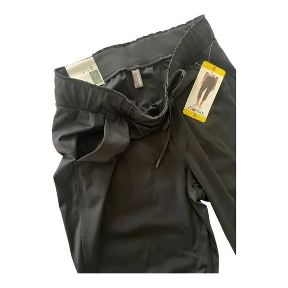 32 Degrees Pull On Black Capris (Women's S) - Picture 7 of 15